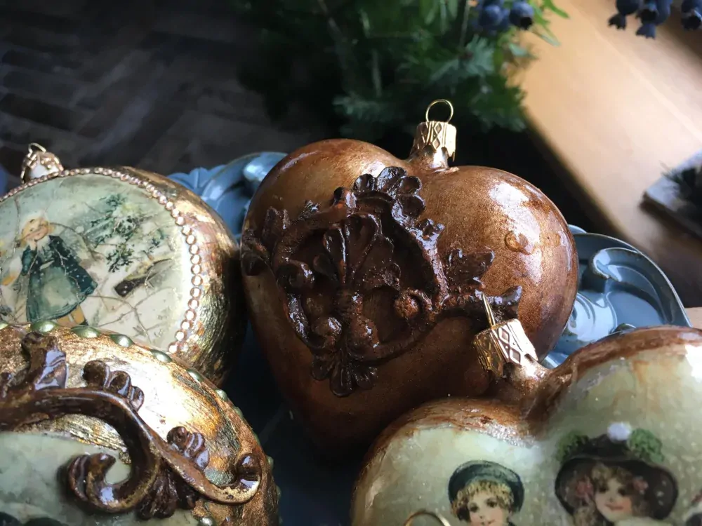 Biele plastové srdce na decoupage, 11 cm