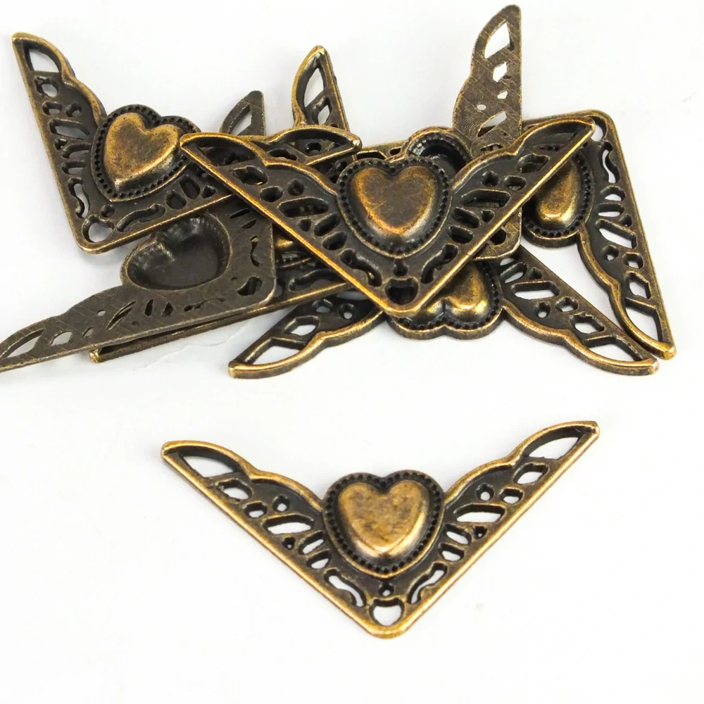 Kovový roh , 8 ks/bal