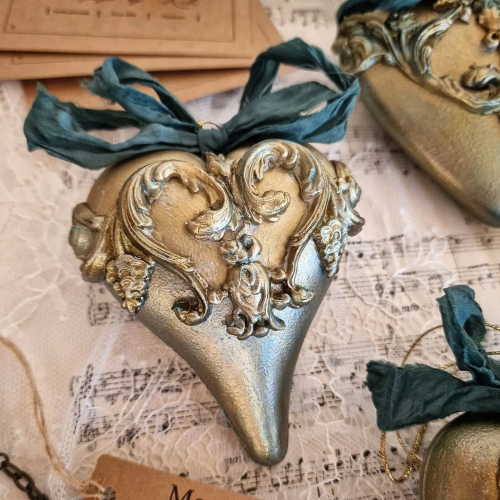 Biele plastové srdce na decoupage, 9 cm