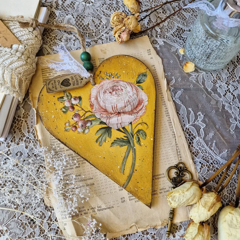 Vintage drevené srdiečo na zavesenie, 20 cm