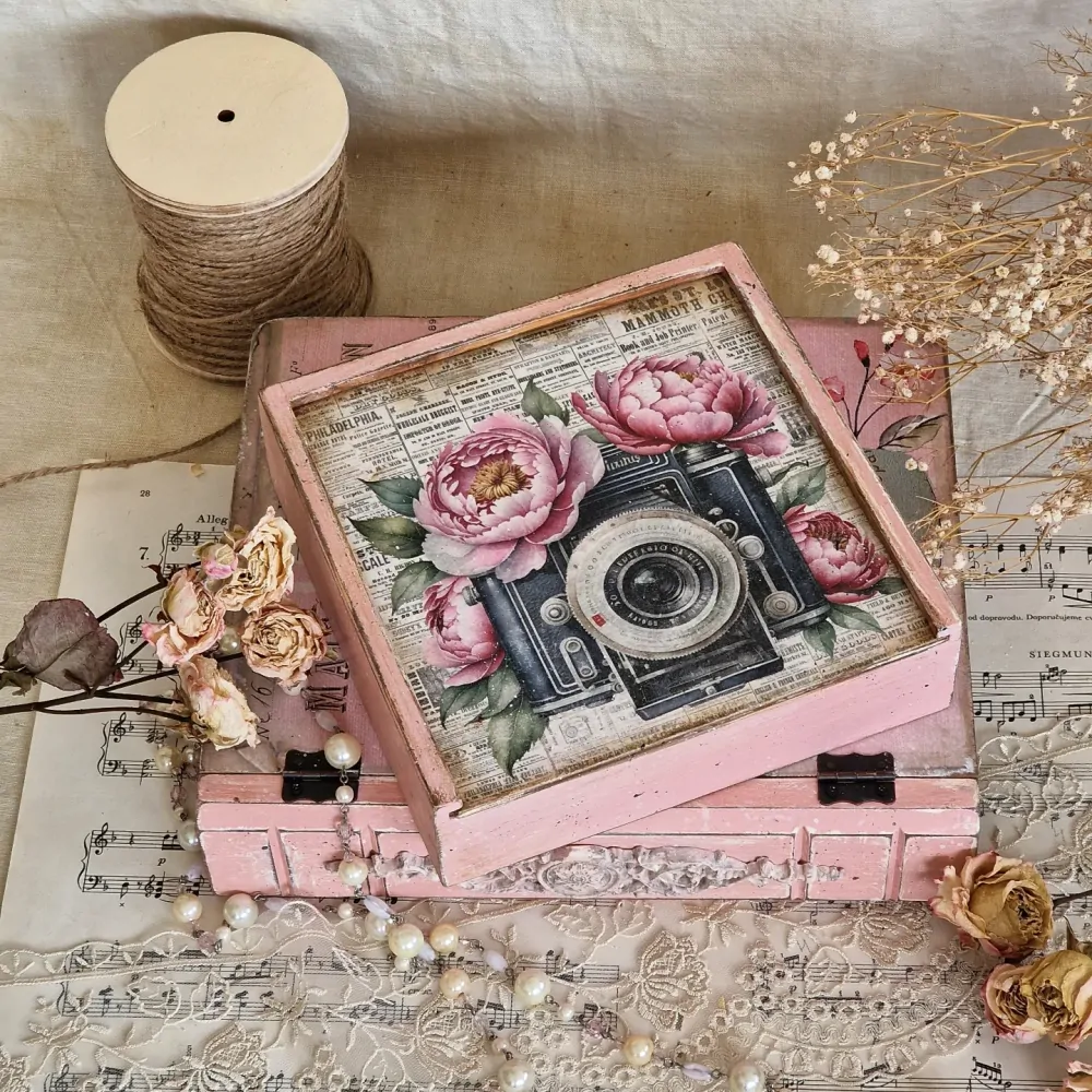 Krabica s výsuvným vekom