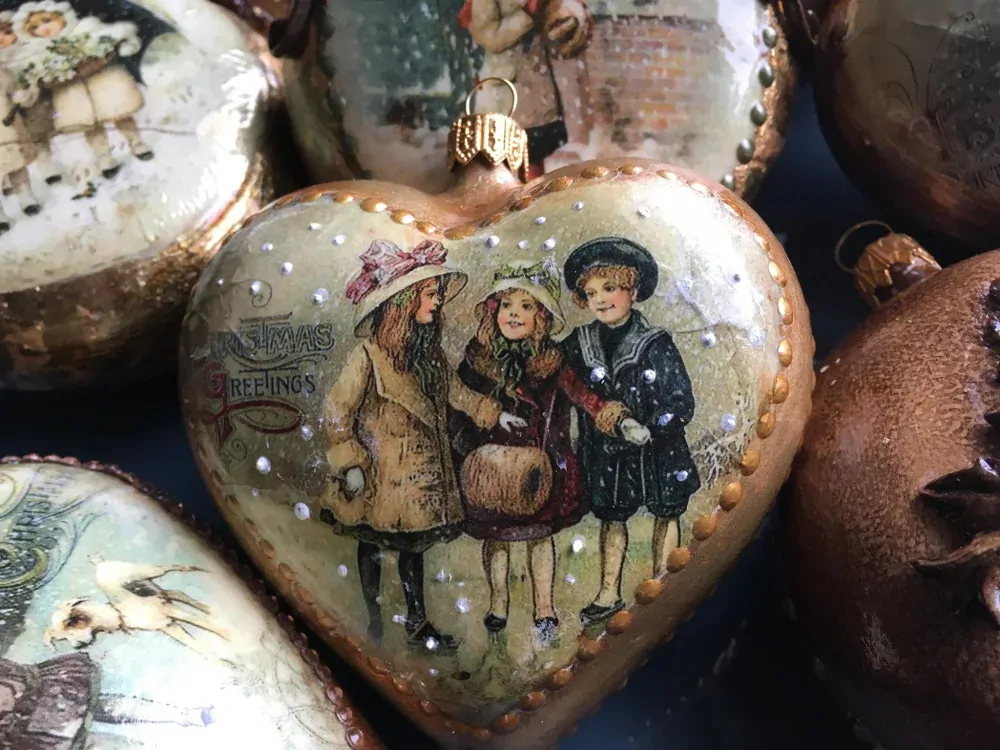 Biele plastové srdce na decoupage, 8 cm