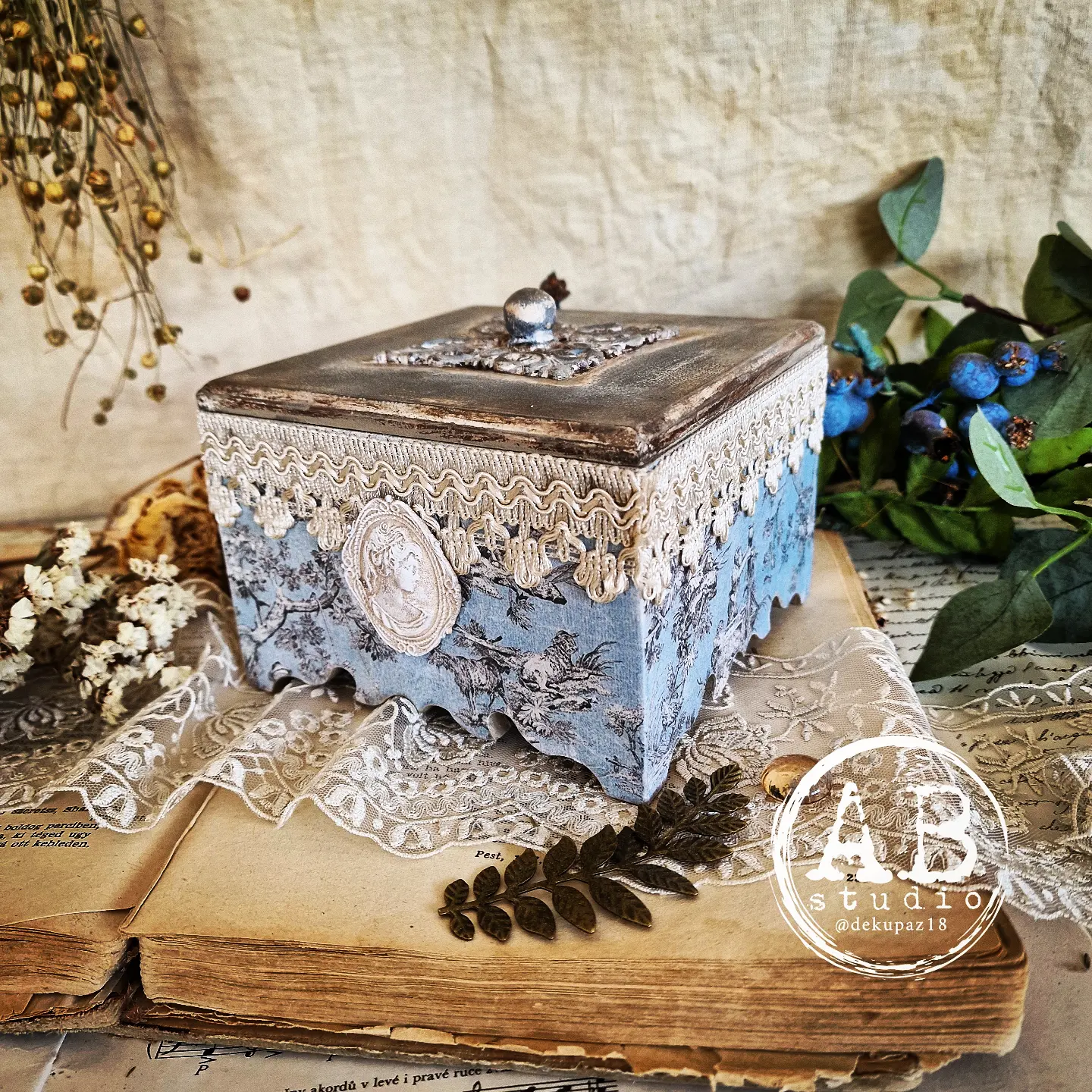 Šperkovnička z MDF